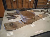 밀판(가타스키)・밀통. 이들 "아리아케해 어로 용구"는 중요 유형 민속 문화재, "아리아케해 어로 습속"은 중요 무형 민속 문화재로 지정되어 있다.