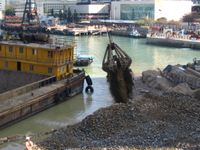 홍콩의 매립 공사 현장 (중구 매립 계획 제3기)