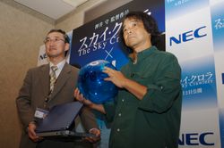 오시이 마모루가 스카이 크롤러를 홍보하는 모습, 2008년 6월 2일.