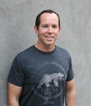 어릴 때부터 엑스맨 팬이었던 맷 닉스는 이 시리즈의 쇼 러너이자 작가로 활동한다.