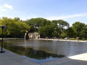 D'Angelo 법학 도서관 앞 레이드 벨 쿼드랭글 분수