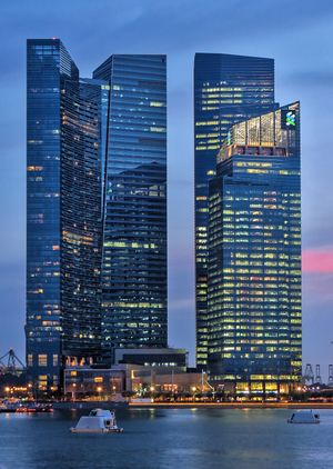 싱가포르 마리나 베이 파이낸셜 센터에 위치한 스탠다드차타드 은행 지점