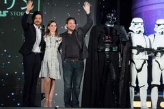 『로그 원』 일본 프리미어에 참석한 개러스 에드워즈, 디에고 루나, 펠리시티 존스