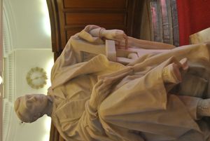 존 비리나무 존스는 이 대학의 초대 총장이었다.