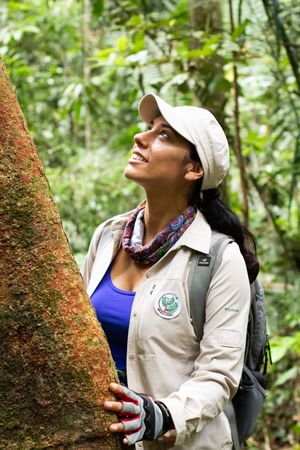 타티아나 에스피노사 키뇨네스}}