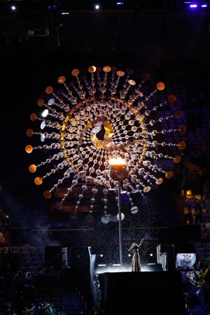 곧 꺼질 성화와 마리엔느 드 카스트로