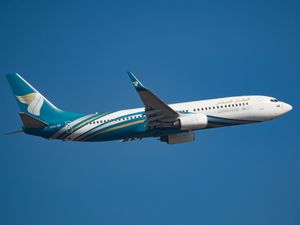 오만 항공 보잉 737-800