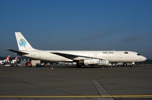 2003년 취리히 공항에서 촬영된 실크웨이 항공 더글러스 DC-8 항공기