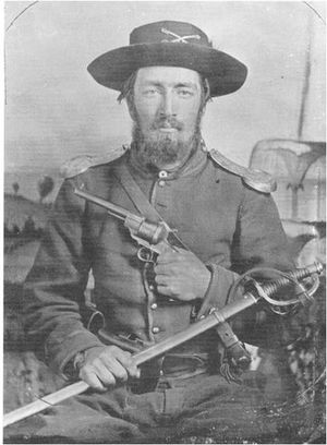 미국 남북 전쟁 당시 북부 군 기병으로, 사브르와 르포셰 권총을 소지하고 있으며, 정복의 일부로 어깨 비늘 갑옷을 착용하고 있다.