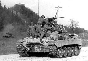1945년 2월 제106기병대에 배치된 신형 M24 채피 경전차. 75mm 주포는 M5A1 스튜어트 전차보다 훨씬 뛰어났다.