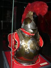 부르봉 왕정복고 (1816–1824) 시대 프랑스 기마 총기병의 흉갑과 헬멧.