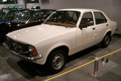 새한 맵시 정측면