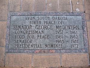 맥거번의 탄생지를 표시한 기념석