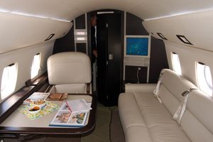 YK-40 비즈니스 항공기 내부
