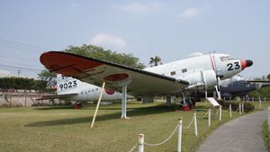 해상자위대 R4D-6Q