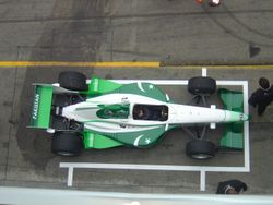 A1 팀 파키스탄과 핏 스탑 중인 시트 홀더 아담 칸