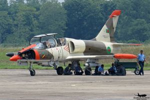 방글라데시 공군의 L-39ZA. 동체 앞좌석 하부의 팽창 부분에 GSh-23L기관포를 탑재하고 있다.