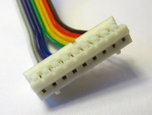 플랫 케이블과 커넥터