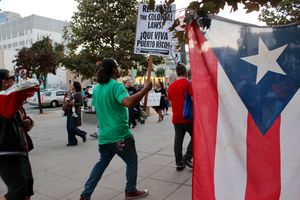 10월 3일 캘리포니아 롱비치에서 허리케인 피해자와 푸에르토리코의 지위를 위한 집회