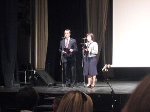 리가에서 영화 카틴 상영 전 연설