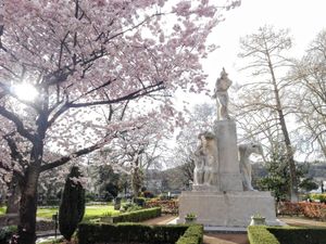 조셉 베르나르의 도시 공원에 있는 미겔 세르베투스의 동상