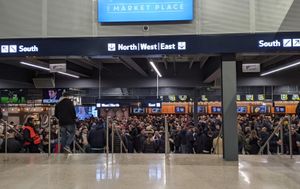 사우스 스탠드 아래의 마켓 플레이스