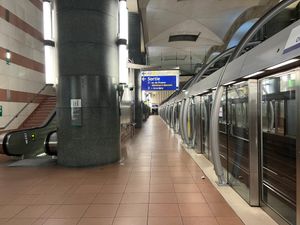 프랑수아 미테랑 도서관역 승강장