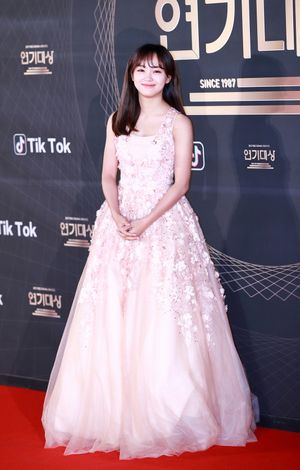 2017년 12월 31일 KBS 연기대상 레드카펫에 참석한 김세정