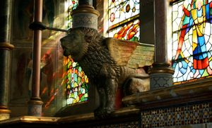 스터들리 로열의 성 마리아 교회 내부