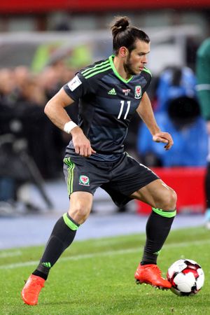 가레스 베일은 웨일스에서 111경기에 출장하며 41골을 넣어 최다 출장 선수이자 최다 득점 선수이다.