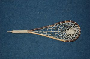 라크로스 크로스와 비슷한 샤레용 글러브