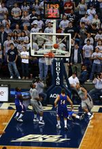 남자 농구팀은 워싱턴 D.C. 시내에 있는 캐피탈 원 아레나에서 홈 경기를 치른다.