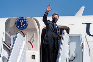 일본을 출발하여 한국으로 향하는 블링컨 (2021년 3월 17일).