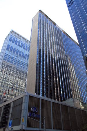 뉴욕 힐튼 미드타운 (2013년 사진). 1971년 봄, 타임스 기자들이 논문을 출판하기 위해 정리했다.