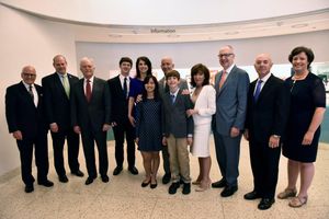 2016년 6월 14일 귀화 행사에서 (파란색 드레스)