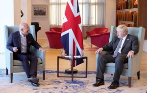 2021년 9월 20일 뉴욕 시에서 열린 유엔 총회에서 영국 총리 보리스 존슨이 베조스와 만났다.