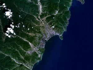 청진시의 위성사진