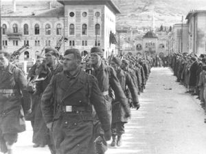 1945년 2월 해방된 모스타르의 유고슬라비아 제8군단
