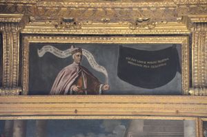 기억 말살형}}으로 제거되고 검은 장막으로 덮였다. 장막에는 "이것은 범죄로 참수된 마리노 팔리에로의 자리이다"라는 라틴어 구절이 적혀 있다.