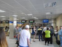 유즈노사할린스크 공항(2대) 터미널 빌딩 로비 (2016년 6월 29일)