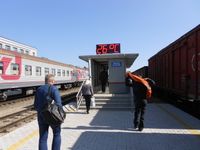 유즈노사할린스크역(3대) 홈(2016년 6월 22일)