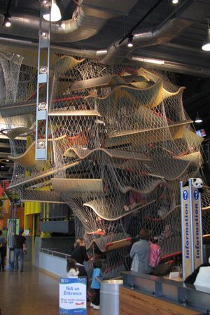 보스턴 어린이 박물관의 뉴 밸런스 재단 클라임