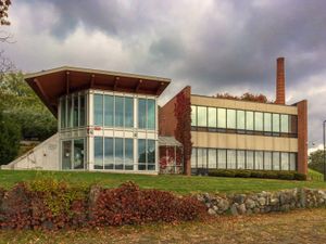 랜드스만 연구 시설(2005년 완공, 2008년 헌정), 초전도 자석이 설치되어 있다.