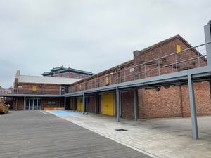 인천아트플랫폼으로 사용중인 옛 대한통운 창고