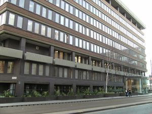 1986년까지 맨체스터 GMC 카운티 홀 (현재 웨스트민스터 하우스)에 그레이터 맨체스터 카운티 의회가 있었다.