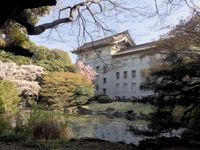 정원에서 본 혼칸 뒷면 (2018년 3월)