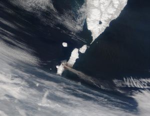 치쿠라치키 화산 폭발, 2003년 (MODIS 이미지)