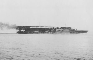 1928년 9월 15일, 다테야마 앞바다에서 진수 후 시험을 받는 가가