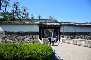 혼마루의 남쪽 두 번째 문