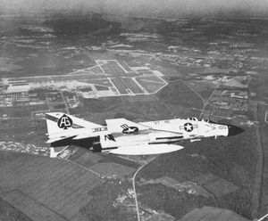 1960년대 후반 NAS 오세아나 상공의 VF-41 F-4J